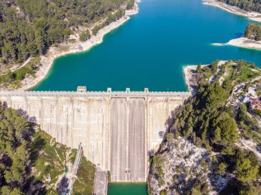 Guadalest vadisinde baraj ve rezervuar, İspanya
