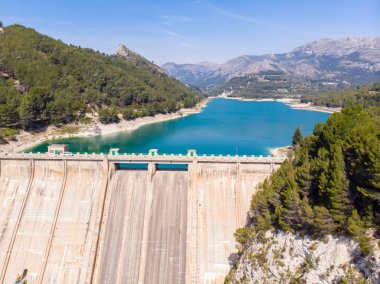 Guadalest vadisinde baraj ve rezervuar, İspanya