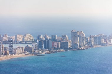 Calpe Körfezi ve Pe n de Ifach Morro de Toix bakış açısından manzarayı