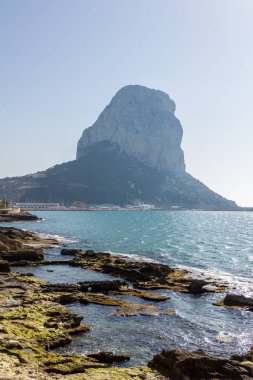 Antik Roma kalıntıları, Banos de la Reina, banyo Beach'deki Calpe, İspanya Kraliçesi. Arka planda Ifach Penon dağıdır