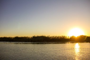 Gün batımında lagün 