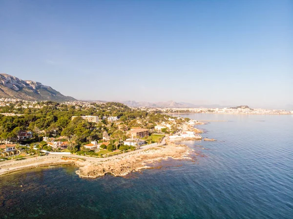 Hava dron görünümü las Rotas Trampoli Beach Denia, İspanya