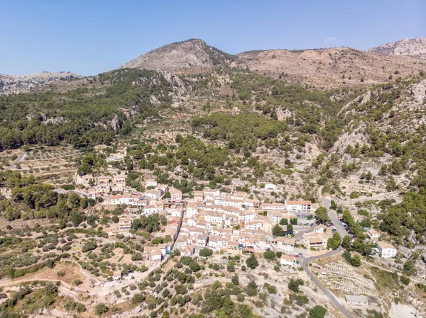 Alicante dağlarıabd küçük köyünün havadan görünümü, İspanya