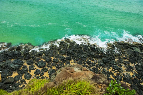 Praia Maravilhosa Com Montanha Redor Fresco Vista Agradável Para Viagens — Fotografia de Stock