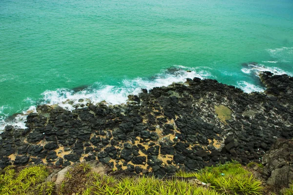 Praia Maravilhosa Com Montanha Redor Fresco Vista Agradável Para Viagens — Fotografia de Stock