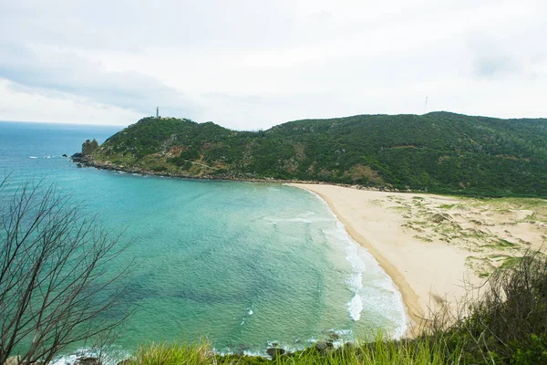 Piękny Krajobraz Wietnam Niesamowite Wspaniałe Plaży Góry Wokół Świeże Powietrze — Zdjęcie stockowe