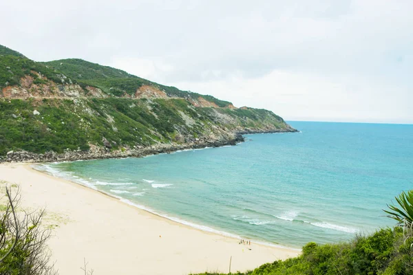 Schöne Vietnamesische Landschaft Erstaunliche Und Wunderbare Strand Mit Berg Herum — Stockfoto