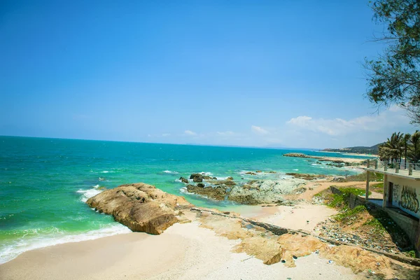 Pantai Indah Dengan Langit Biru Mui Provinsi Binh Thuan Vietnam — Stok Foto