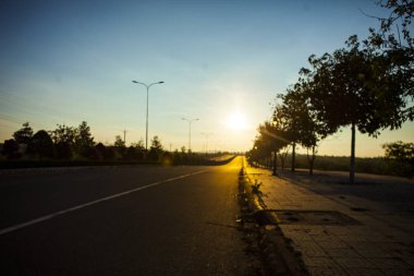 gündoğumu şafak Phan Thiet, Binh Thuan Eyaleti, Vietnam de yol