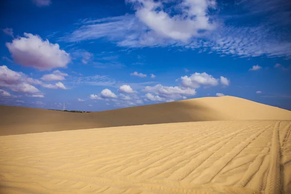 Dunas Areia Perto Mui Grupo Road Cima Dunas Fundo Dia — Fotografia de Stock