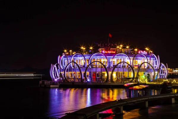 Huong River Hue Vietnam Abril 2018 Song Huong Restaurant Huong —  Fotos de Stock