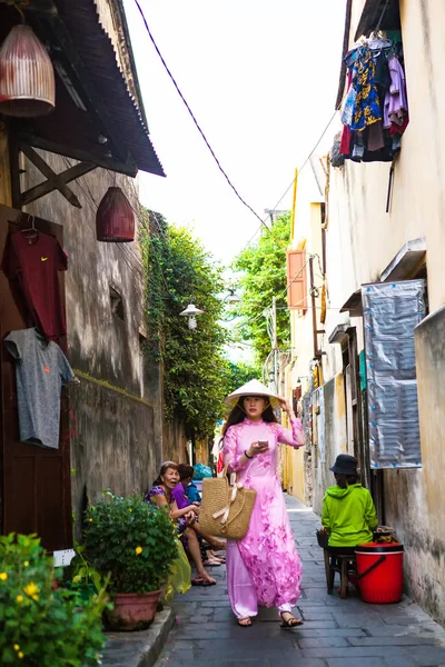 Hoi Quang Nam Vietnam Aprile 2018 Donne Vietnamite Che Indossano — Foto Stock