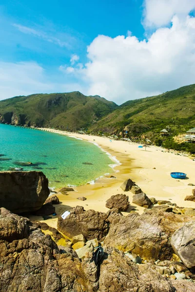 Quy Nhon, Vietnam 'daki Ky Co plajı.