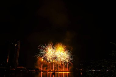 14 Temmuz Fireworks uygulamasında Yutz şehir