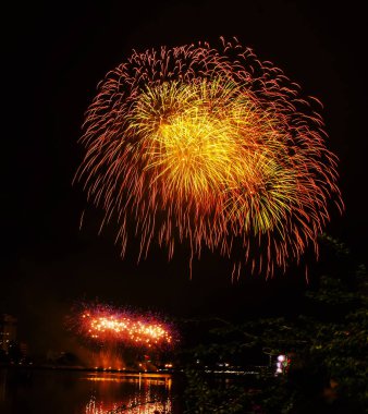 Gelecek yeni yıl 2019 kutluyor havai fişek