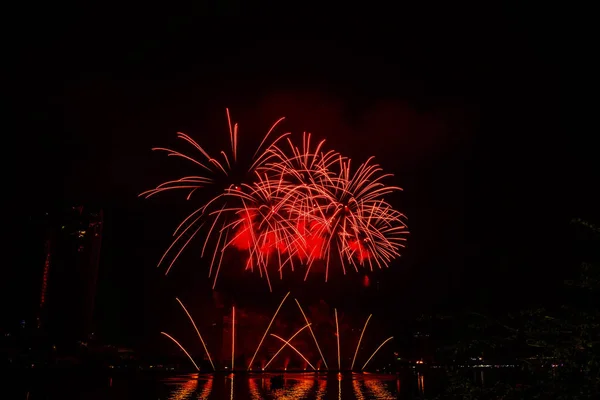 Bellissimi Fuochi Artificio Festa Colorati Nel Cielo Serale Con Maestose — Foto Stock