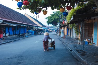 Hoi An, Quang Nam, Vietnam, 20 Eylül 2018: turist ziyaret Hoi bir antik şehir. Hoi bir Asya'nın popüler bir turistik yer. Hoi bir dünya mirası Unesco tarafından kabul edilmektedir