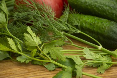 Salata, domates, salatalık ve otlar için Yaz sebzeler