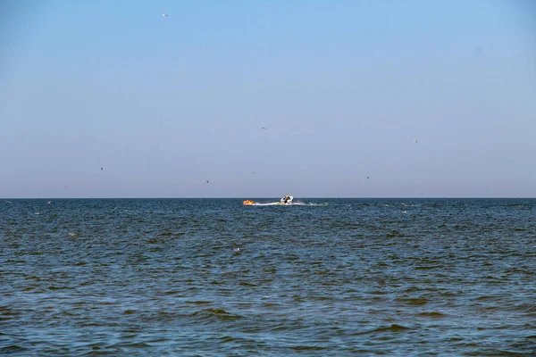 Boot Das Touristen Reitet — Stockfoto