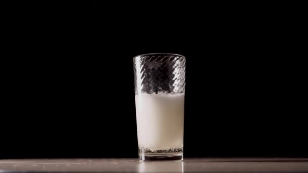 Refroidissement boisson gazeuse avec glace