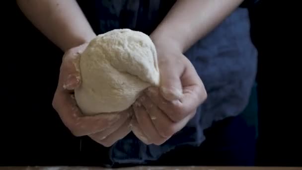 Massa de pão amassar — Vídeo de Stock