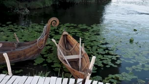 Vintage Viking barcos de madeira — Vídeo de Stock