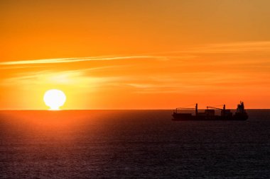 Denizde gün batımı