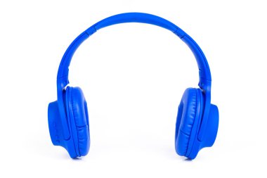 Beyaz arka planda Brue kulaklık.