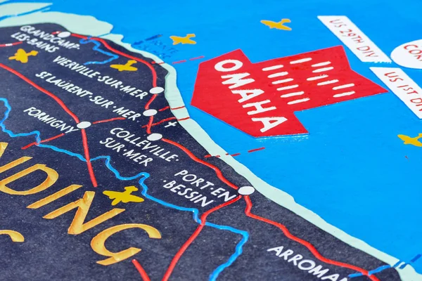 Mapa comemorativo e explicativo da batalha dos desembarques da Normandia na Segunda Guerra Mundial. Praia de Omaha, Normandia Francesa . — Fotografia de Stock