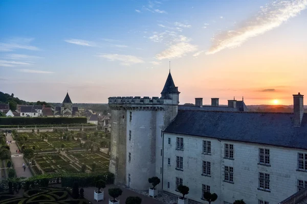 Villandry Castle, Frankrike-07 juli 2017: trädgården upplyst av 2 000 ljus i skymningen. Nätter av tusen ljus på Villandry Castle, Frankrike på juli 07, 2017 — Stockfoto