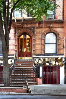 Yangın merdivenli eski daire cepheleri. Soho, Manhattan. Nyc