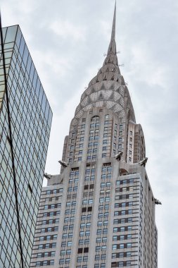 New York, ABD, 2 Eylül 2017: New York'taki Chrysler binasının dış detayları. 1931 yılında inşa edilmiş ve Empire State Binası önce dünyanın en yüksek binası oldu
