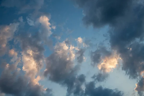 Céu Dramático Com Nuvens Céu Escuro Com Nuvens Cumulus — Fotografia de Stock