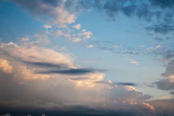 Drámai Felhők Sötét Gomolyfelhők — Stock Fotó