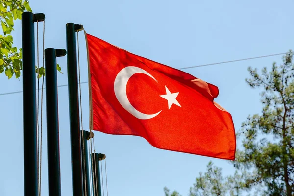 Národní Vlajka Turecka Proti Obloze — Stock fotografie