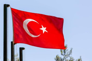 Gökyüzüne karşı Türkiye'nin milli bayrağı