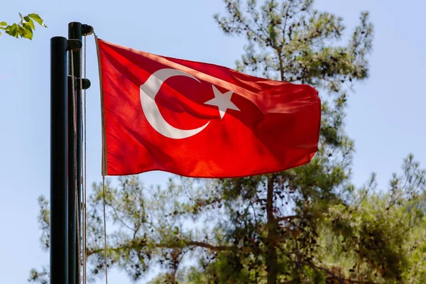 Nationalflagge Der Türkei Gegen Den Himmel — Stockfoto