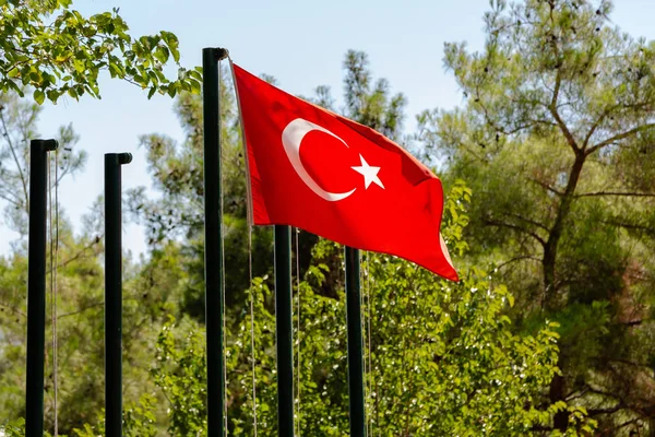 Nationalflagge Der Türkei Gegen Den Himmel — Stockfoto