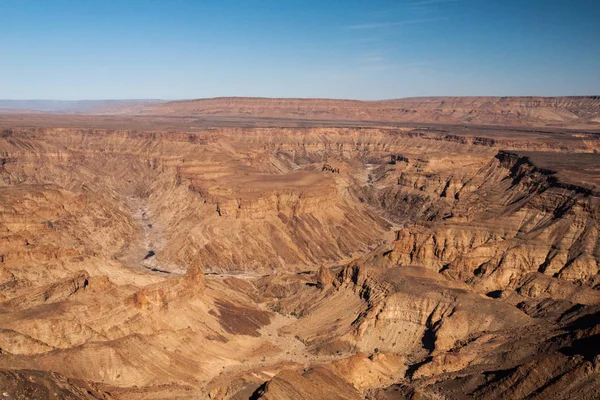 Horseshoe bend in de Fish River Canyon op warme zonnige dag, Namibië — Stockfoto