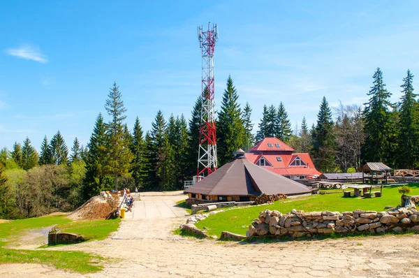 Kamienczyk fjällstuga nära Szklarska Poreba, Karkonosze, Riesengebirge, Polen. — Stockfoto