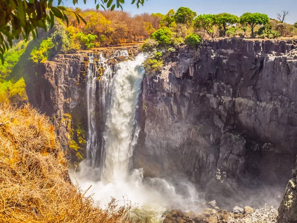 Victoria Falls on Zambezi River. Dry season. Border between Zimbabwe and Zambia, Africa — Stock Photo, Image