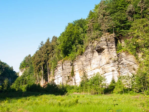 Formación de roca arenisca en Plakanek Valley, Cesky raj, República Checa — Foto de Stock