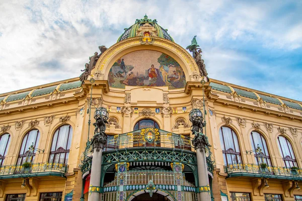 Municipal House - Art Nouveau Historical building at Republic Square, Namesti republicicky, in Prague, Czech Republic — стокове фото