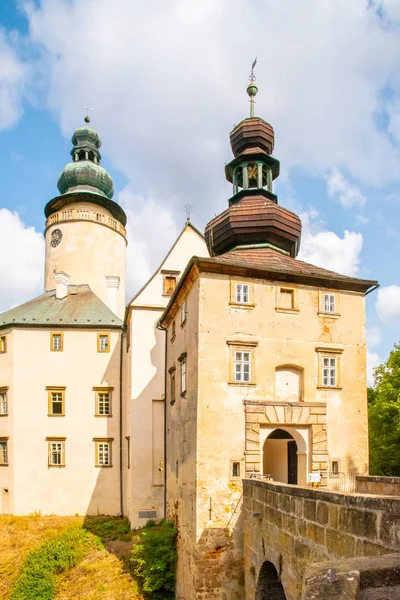 Castillo de Lemberk en el norte de Bohemia, Jablonne v Podjestedi, República Checa — Foto de Stock