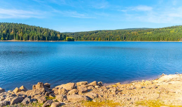 Mountain water reservoir Josefuv Dul, aka Josefodolska Dam, Jizera Mountains, Czech Republic. Sunny summer day — Stock Photo, Image