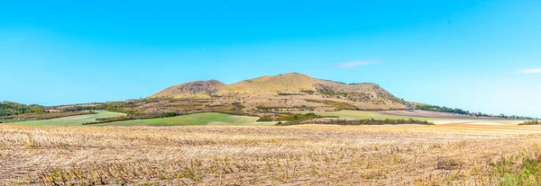 Rana Mountain near Louny in Central Bohemian Highlands on sunny summer day, Czech Republic. Panoramic view — Stock Photo, Image