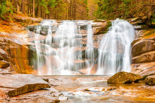 Mumlava waterfall in autumn, Harrachov, Giant Mountains, Krkonose National Park, Czech Republic. — Stock Photo, Image