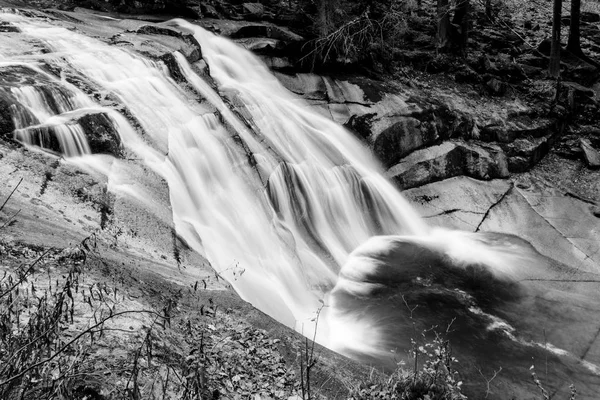 Mumlava waterfall in autumn, Harrachov, Giant Mountains, Krkonose National Park, Czech Republic. — Stock Photo, Image