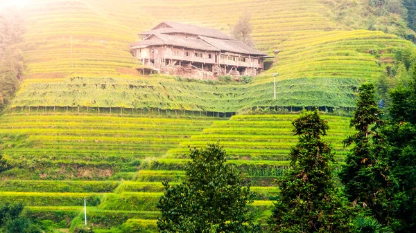 Wooden house on Dragons Backbone Rice Terraces, Longsheng, Guangxi, China — Stock Photo, Image