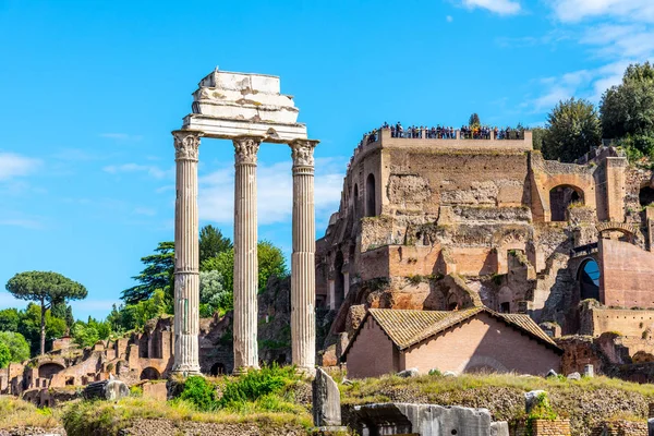 카스터와 폴룩의 사원, 이탈리아어: 템피오 데이 디오스큐리. 로마 포럼의 고대 유적, 로마, 이탈리아 — 스톡 사진